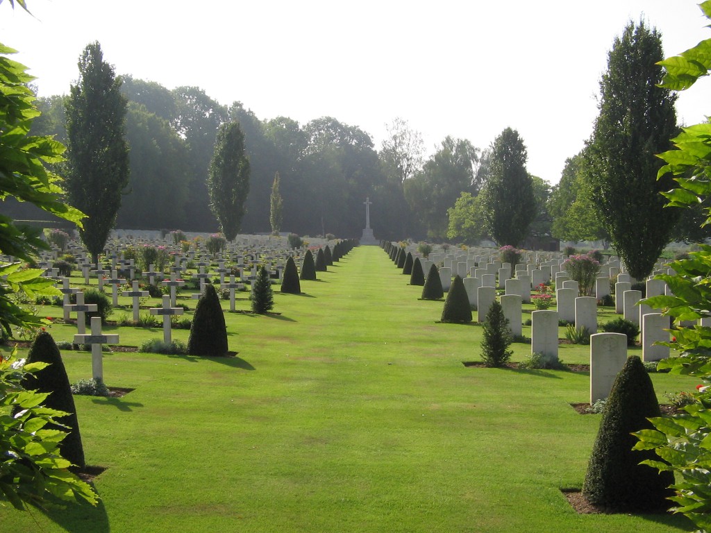 Ecoives Military Cemetery, Mont-St-Eloi